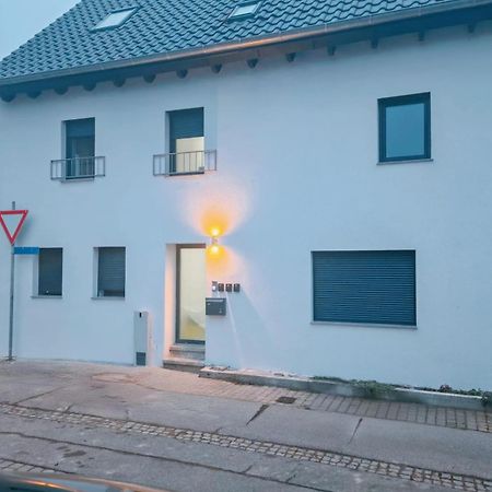 Charmantes Schickes Apartment Нойенщад ам Кохер Екстериор снимка